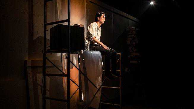 这可能是你看过抵抗“抑郁”最搞笑的话剧作品