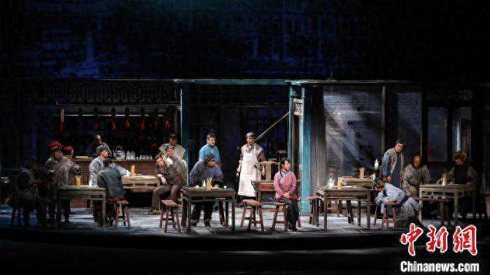 大连话剧《老酒馆》即将亮相北京舞台  演绎大连传奇往事