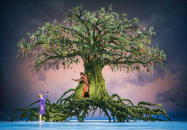 上海“大西YOUNG聚场”首次联动，陈薪伊谢君豪接力12小时“文艺团购”