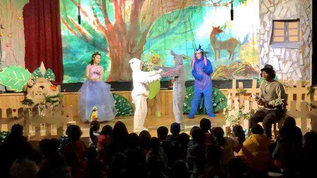 12位家长制作出的儿童剧《抱抱》，拥抱每一颗童真的心