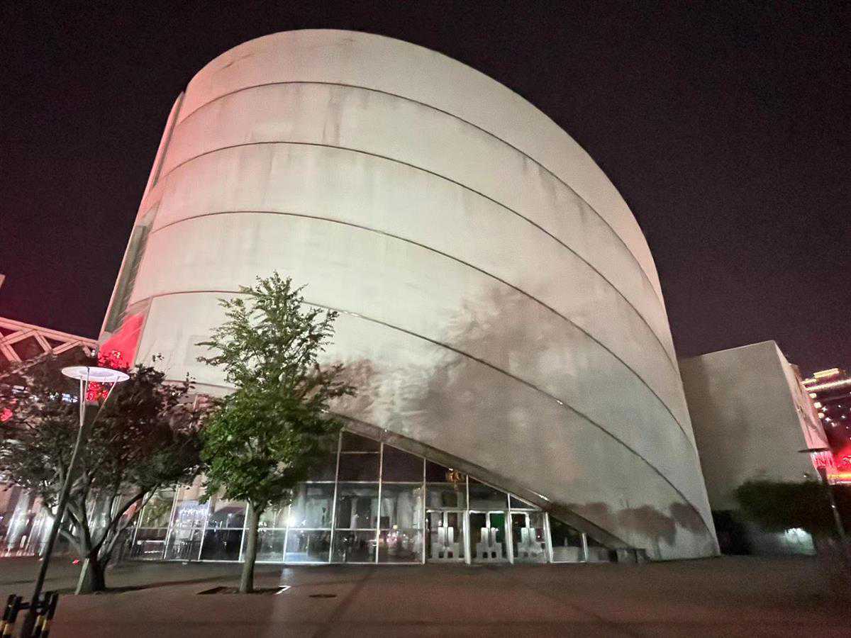 脱口秀演员演出中不恰当比喻被调查，剧院：非主办方，正常营业