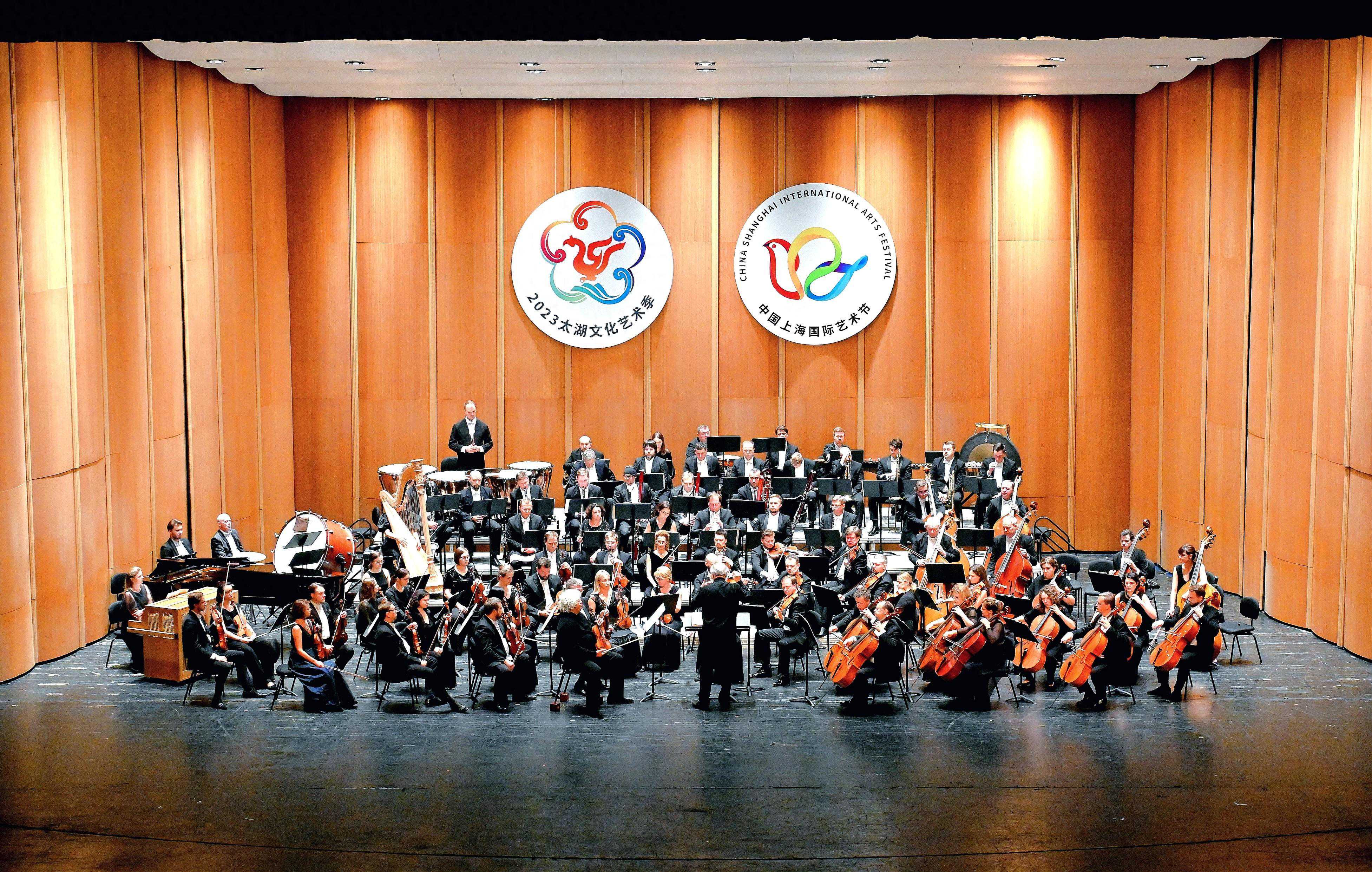 2023太湖文化艺术季开幕：俄罗斯古典交响乐奏响无锡大剧院